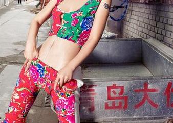 爱丝的童年在线：轻松获取那些懵懂的照片背后