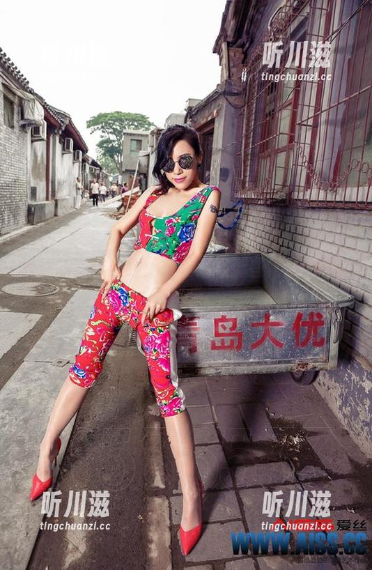 爱丝的童年在线：轻松获取那些懵懂的照片背后