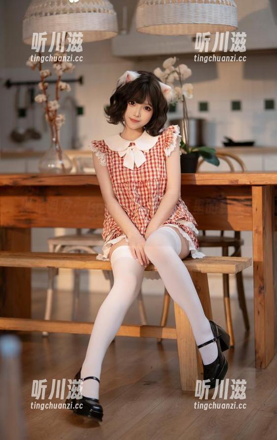 Bangni邦尼 裸足调皮:Bangni邦尼写真里的真实与俏皮
