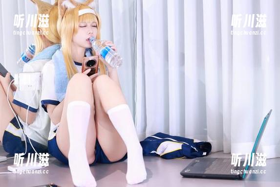 G44不会受伤的水手服图册：兔女郎其实也爱喝咖啡，成真了