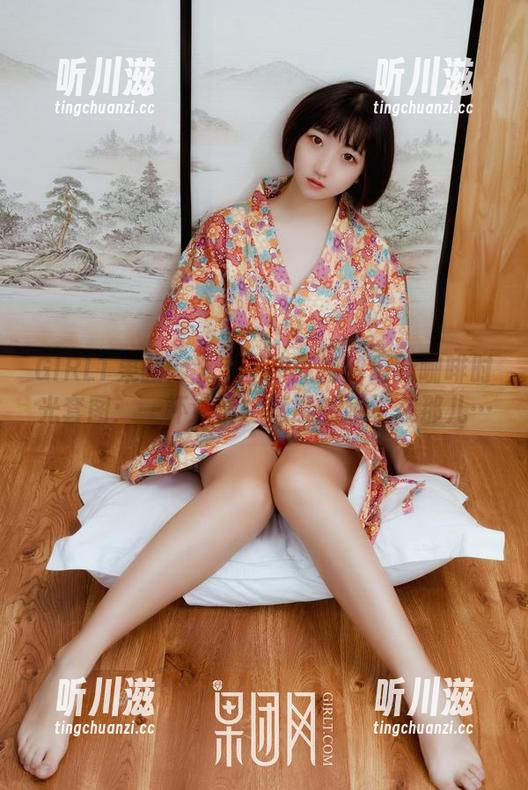 GIRLT果团网 - 龚玥菲空姐的最新咖啡时光套图：一杯浓情，朦胧的感觉在那儿…
