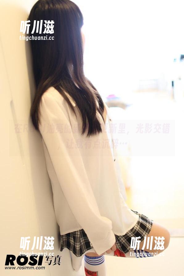 ROSI写真 在ROSI油亮的新图包更新里,光影交错,让我有点沉醉…