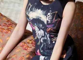 TouTiao头条女神 – 林依依的油亮魅力，免费原图等你来解锁，快来看看吧