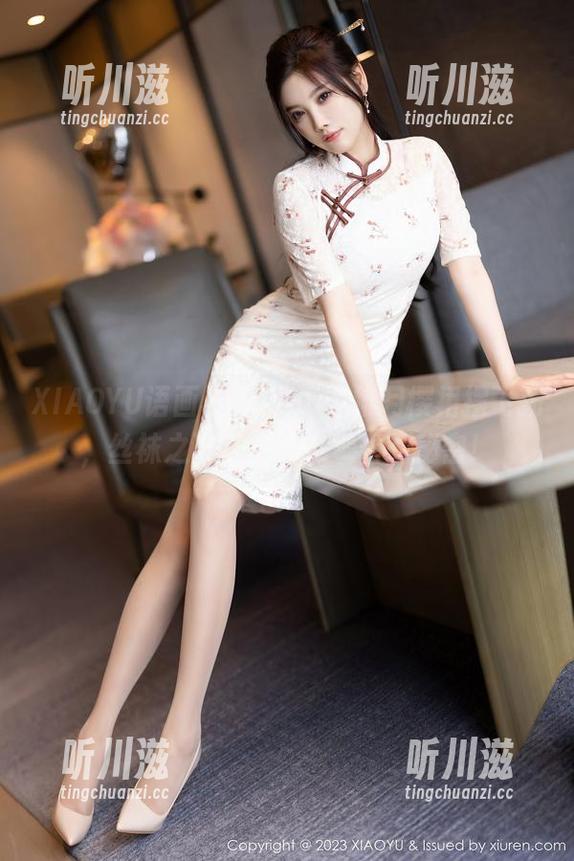 XIAOYU语画界 - Chery绯月樱裙摆飞扬，丝袜之下藏着多少观看的秘密！