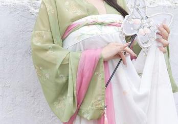 Xiuren秀人网 – 来自Egg尤妮丝的纯白写真：清澈透明，但我却有些晕眩