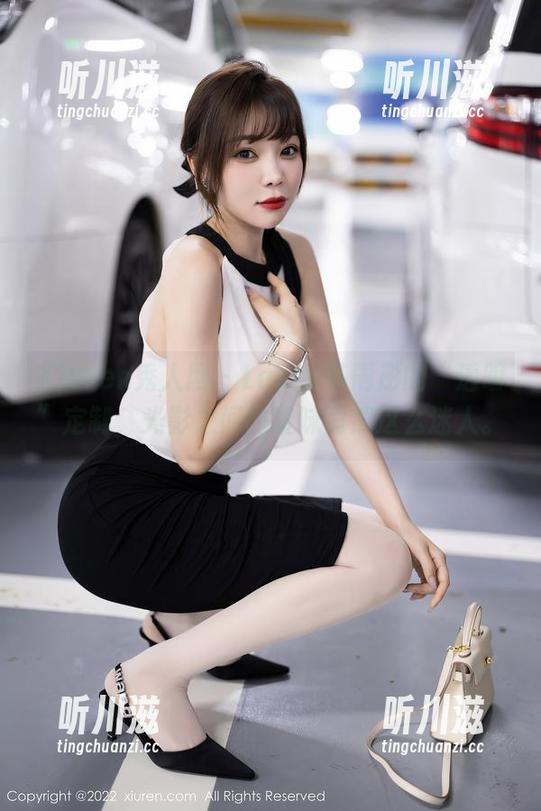 Xiuren秀人网-Laura苏雨彤 Xiuren秀人网 - Laura苏雨彤的“透明”定制,光影之间的暧昧竟然这么迷人。