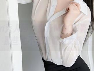 Xiuren秀人网 – 掀开MOON嘉依的图册：那些她不愿意说的女孩故事