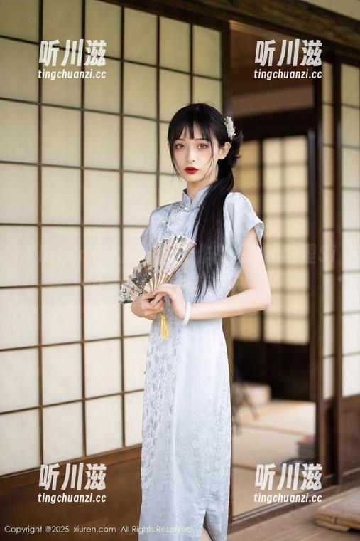 Xiuren秀人网-小狐狸Sica Xiuren秀人网 - 全套作品里的小狐狸Sica:灰丝之间的淡淡幽香