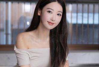 Xiuren秀人网 – 肉晴MINI的白裙究竟有多美？原图让你眼前一亮！