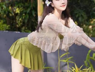 Xiuren秀人网 – 陆萱雅办公室全套写真：把工作装扮得如此迷人