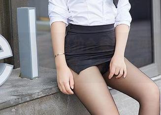 YouMi尤蜜荟 – 私拍合集！小热巴的白衬衫如何在镜头前高歌‘无畏无惧’的心！