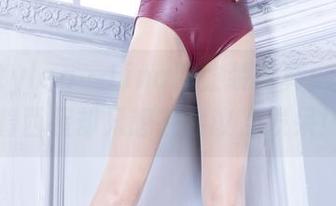 beautyleg – Lina职业装写真：当你穿着西装却只想在会议上发呆！