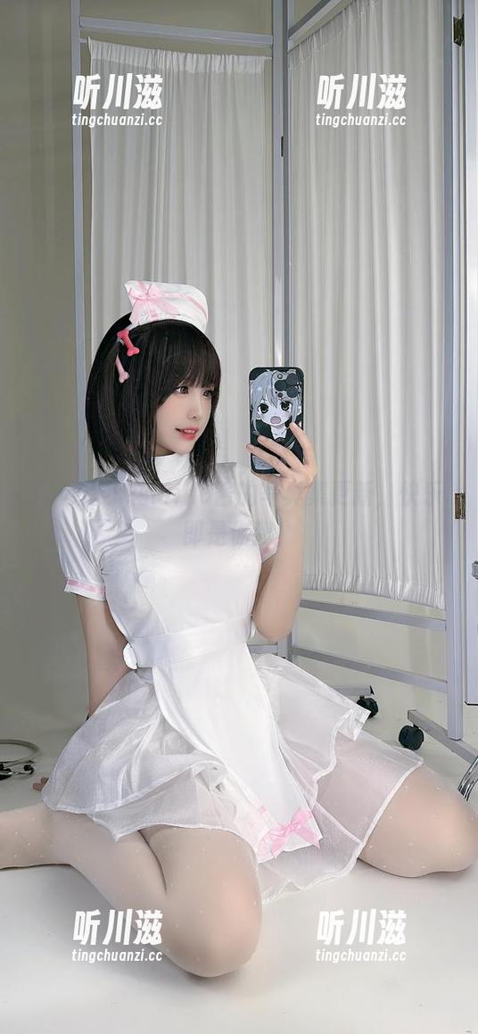 miko酱ww 办公室小花Miko酱的写真集更新,快乐即是你我!