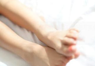 rosi – 谁说牛仔裤不能有礼仪？恋恋带你看她的写真全套，优雅得让人流口水！