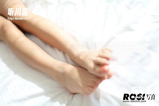 rosi-恋恋 rosi - 谁说牛仔裤不能有礼仪?恋恋带你看她的写真全套,优雅得让人流口水!