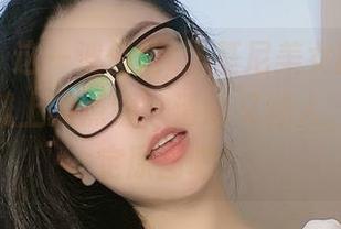 微密圈 – 这一波俏妞t比基尼美女图片，简直是沙滩上的点缀，清新又迷人，快点锁定原图吧！