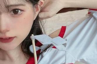图库中的倦倦喵与棉袜：穿上的感觉，真是太‘袜’了！