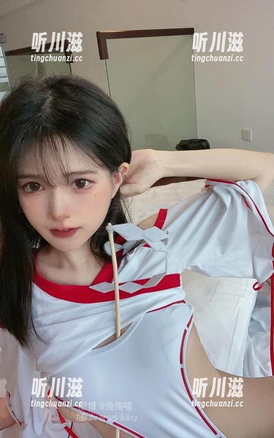 图库中的倦倦喵与棉袜：穿上的感觉，真是太‘袜’了！