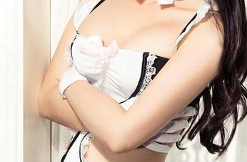 克拉女神 – “吕佳的厨娘穿搭：看她煮饭时是如何成为时尚先锋的！”合集