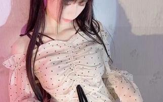 微密圈 – 精选美图大揭秘——十万口草莓粥粥在浴缸里的超可爱瞬间！