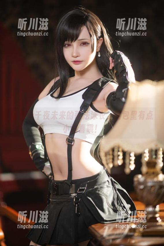 来看看千夜未来的蒂法泳衣，图包里有点小惊喜哦！
