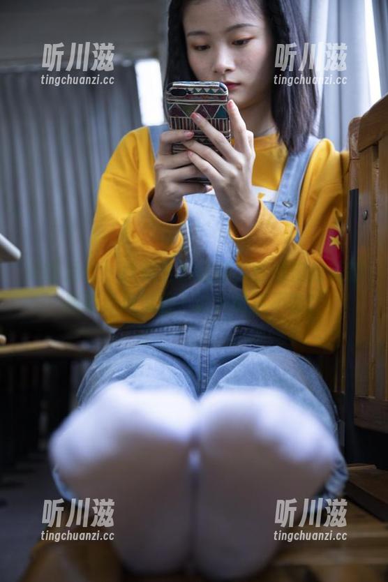 南国足艺 - 秋秋全套作品，性感肉丝美脚宛如春风拂面，让人欲罢不能！