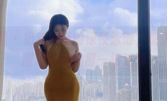 微密圈 – 奶宝妹纸的深夜泳池，快来全套图包中寻找那一抹涟漪