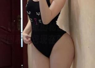 微密圈 – 奶宝妹纸的秘密武器：黑色内衣！原图和图包现在就来看看吧。