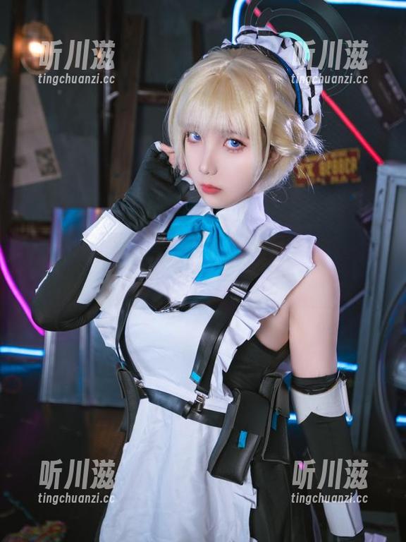 在小和甜酒的在线作品里，魔女猫咪的神秘气息扑面而来