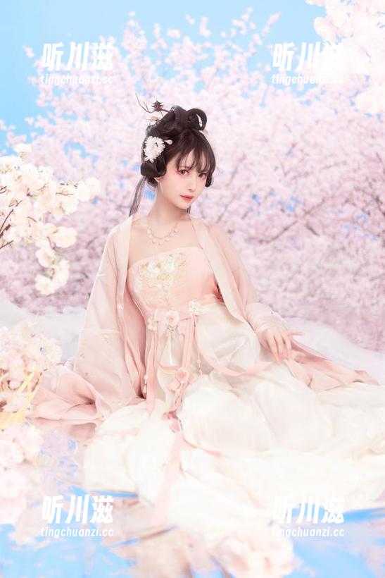 小鹿鹿shika在线福利来袭，真爱版夏色彼女等你来拿！