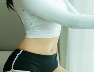 尤果网 – 叶希的圣诞高清作品：美好与挑衅的绝妙碰撞