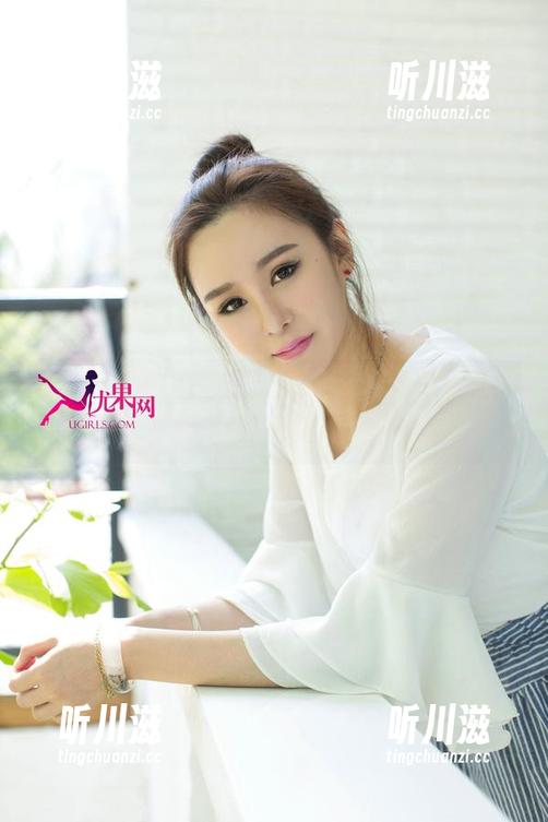 尤果网-曼曼 尤果网 - 在曼曼的JK写真中,那个温柔的午后光线让我醉了……