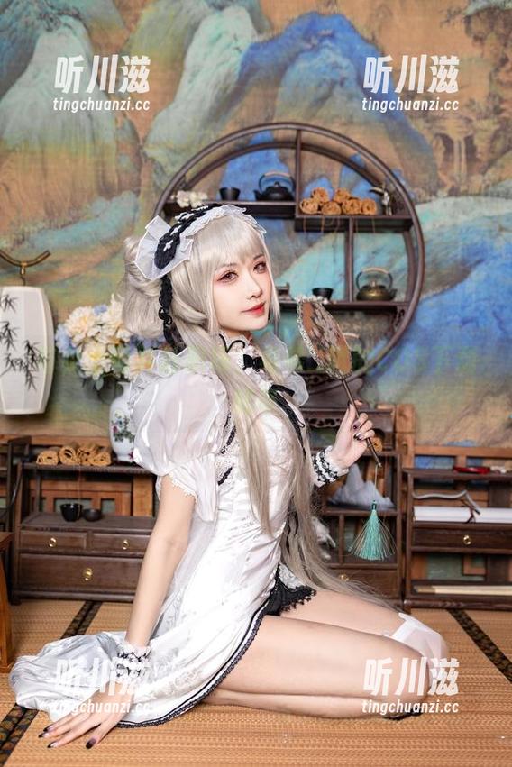 希希_啾 与女上司共赴职场,希希_啾的COS下载秘辛