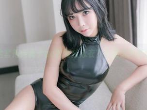 想要全套抱走莫子aa的竞技泳衣？下载链接在这里！