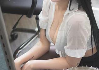 这些比基尼里藏着的秘密，下载普美Bomi(보미)的图片就知道！