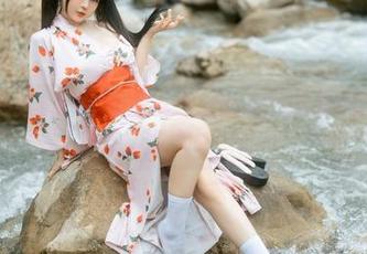桜井宁宁和服浴衣在风中摇曳：这些图片简直就是对夏天的诗意呼唤！