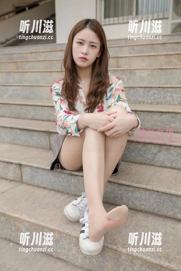 梦丝女神 - 苏柔兔女郎美图：每一张壁纸都在挑战我的审美底线！