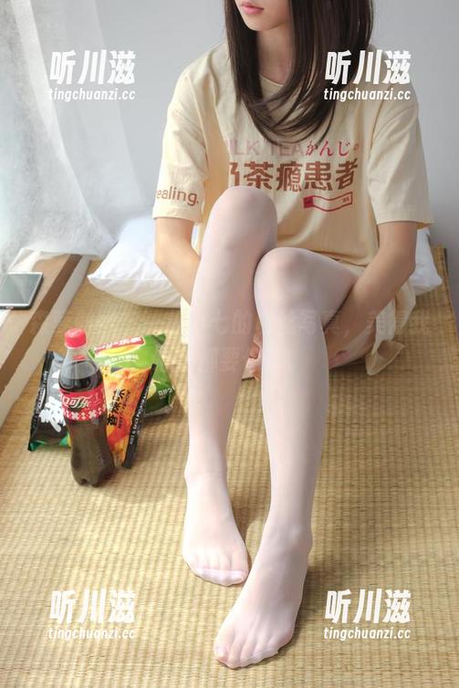 森萝财团 - 一组小七的白丝写真，美得我心脏都要停了。