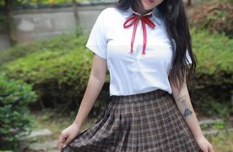 模范学院 – 宅兔兔又来搞事情了！快下载这本自拍写真集，感受她的无敌魅力！