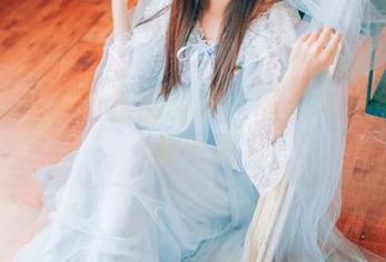 樱群的布丁狗私房图集：可爱与调皮的完美平衡