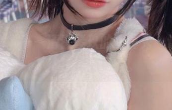 甘雨套图——清青琴玖的写真秀，让人忍不住想探究更多。