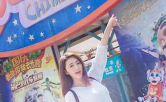 爱蜜社 – 不穿泳衣就没夏天？Winki丝姬带你免费欣赏她的泳衣图片！