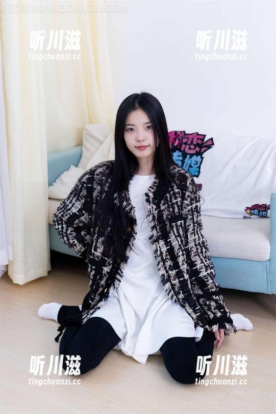 物恋传媒 - 凉秋慕暖：岚岚写真套图的微风与阳光