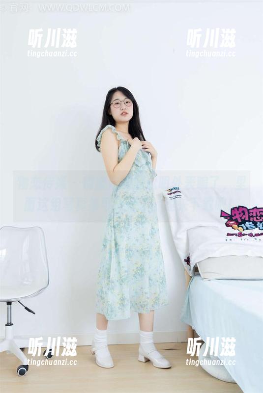 物恋传媒 - 别被泡泡的透明外表骗了，里面这组写真集可火辣了，速来下载吧！