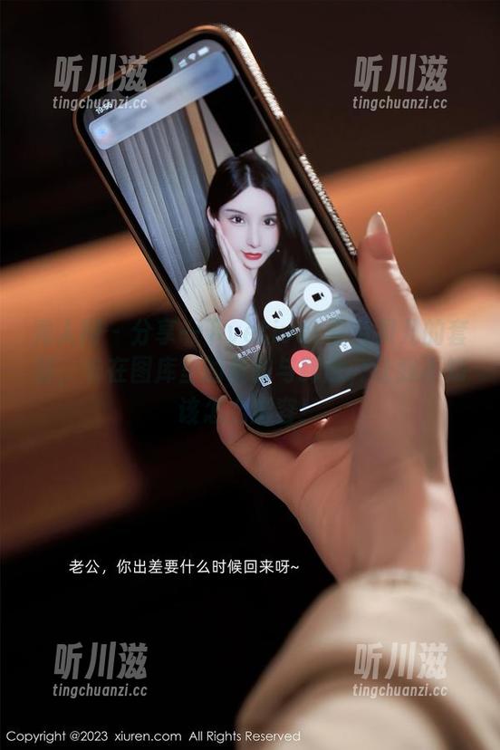 秀人网-vetiver嘉宝贝儿 秀人网 - 分享一下vetiver嘉宝贝儿的套装,卡在图库里的优雅与肆意,让我不知该怎么形容!