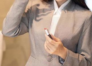 秀人网 – 私拍魅力无限，吴怡怡的校服作品，真把我心思带回了校园！
