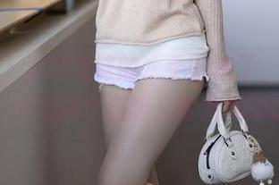 秀人网 – 小肉肉咪的水手服来了，最新原图，看看这个温暖又软绵绵的感觉