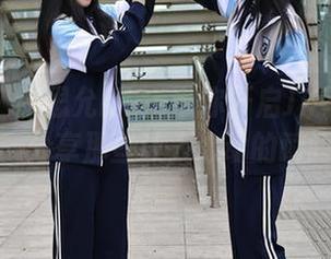 秀人网 – 张思允Nice带你开启JK写真新视界：分享那些让人心动的瞬间！