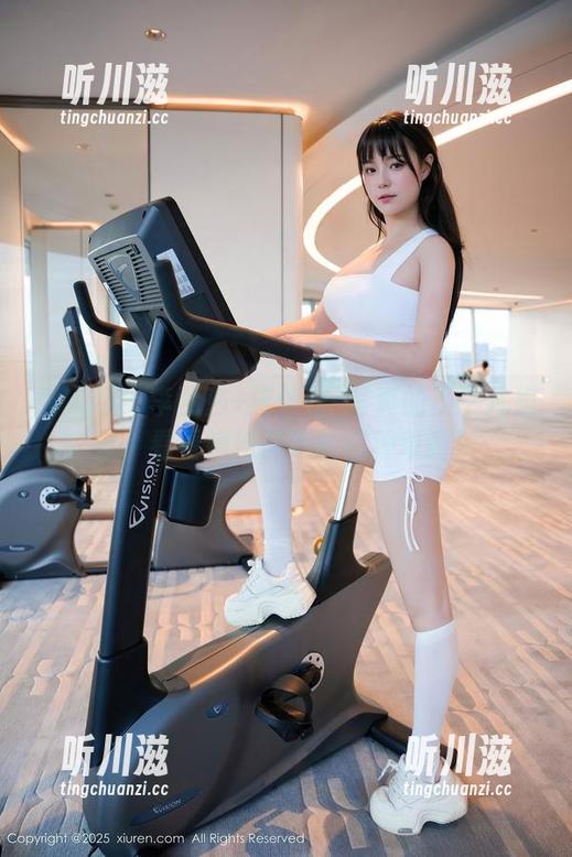 秀人网-李丽莎 秀人网 - 李丽莎+连体衣=写真的不平凡组合,看看她如何玩转这种单调!
