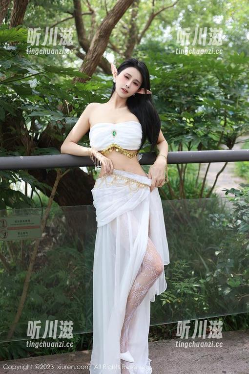 秀人网 - 璀灿的高跟鞋私拍：别低头，因为鞋子太美了！